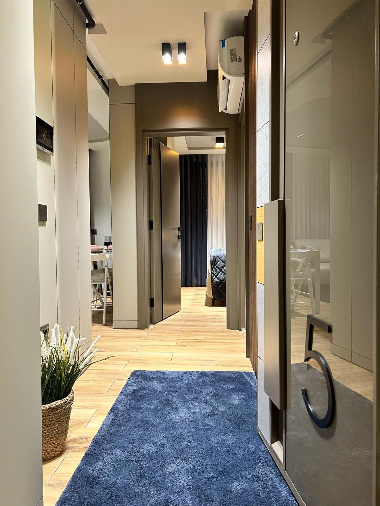 Grand Diker Port Apartment