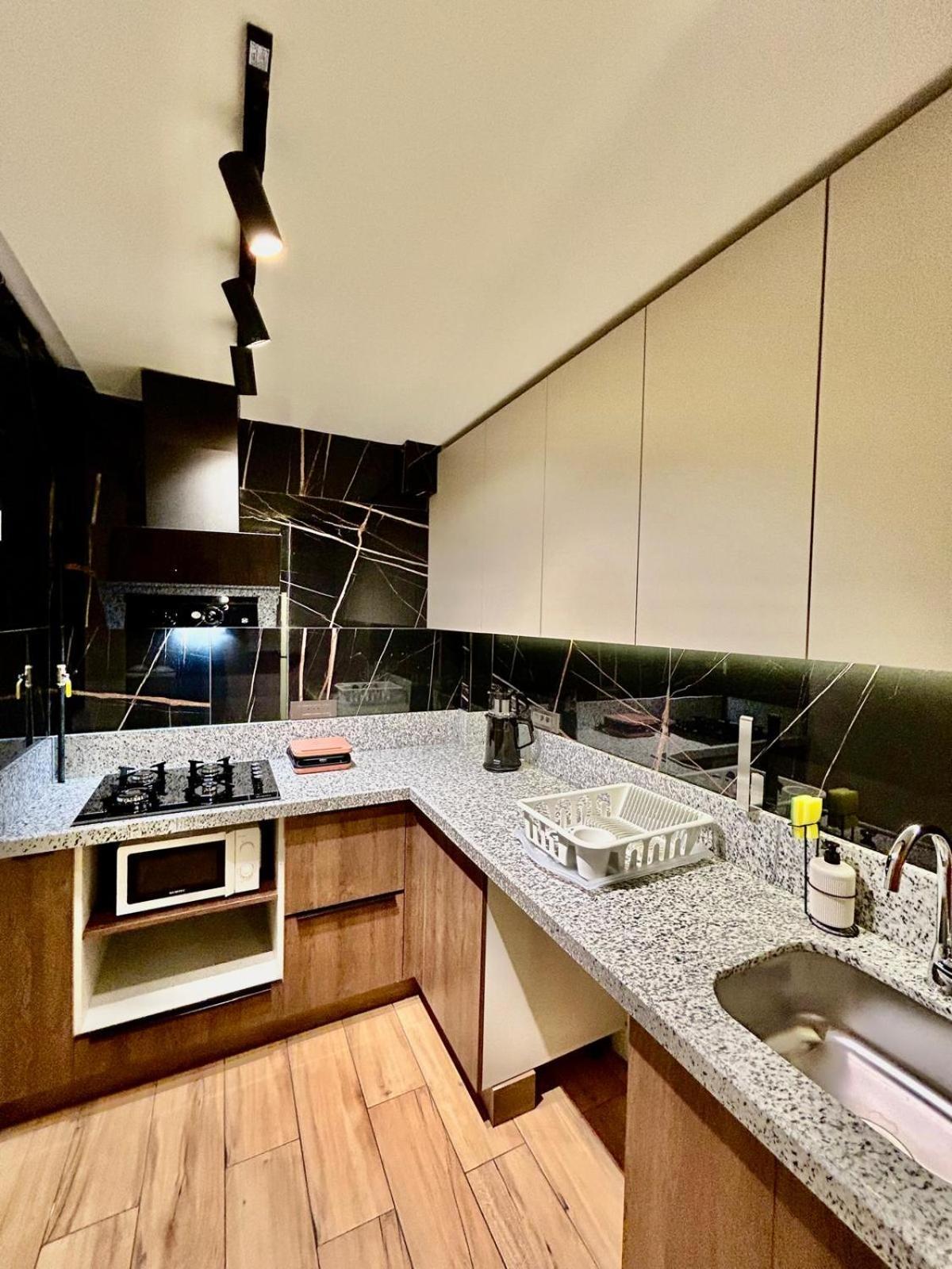 Grand Diker Port Apartment *