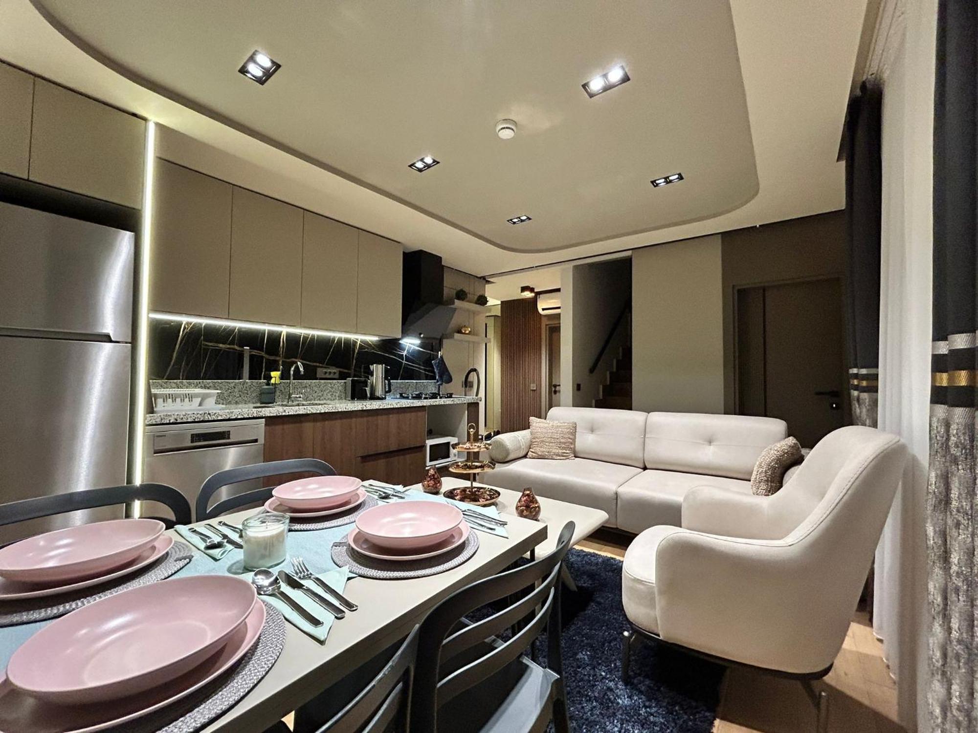 Grand Diker Port Apartment